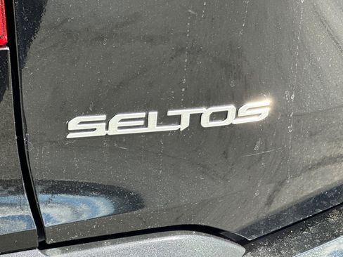 Used 2024 Kia Seltos S AWD/4WD image 27