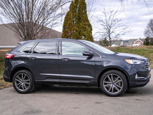 Used 2021 Ford Edge Titanium image 4