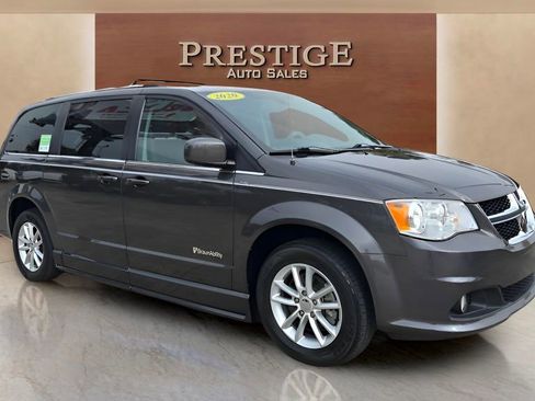 Used 2020 Dodge Grand Caravan SXT image 35