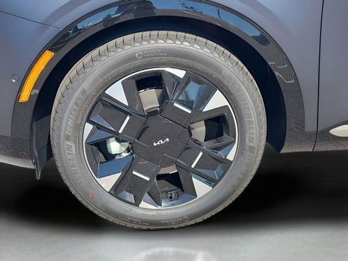 New 2026 Kia Sportage SX FWD image 11