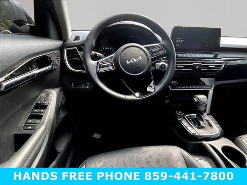 Used 2023 Kia Seltos EX AWD/4WD image 8