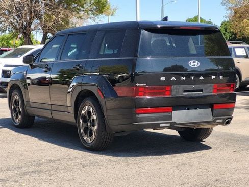 Used 2024 Hyundai Santa Fe SE FWD image 3