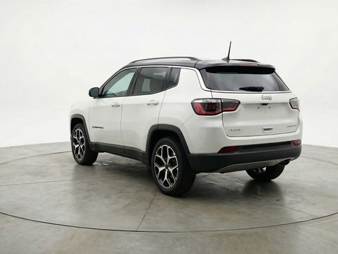 Used 2025 Jeep Compass Limited image 6