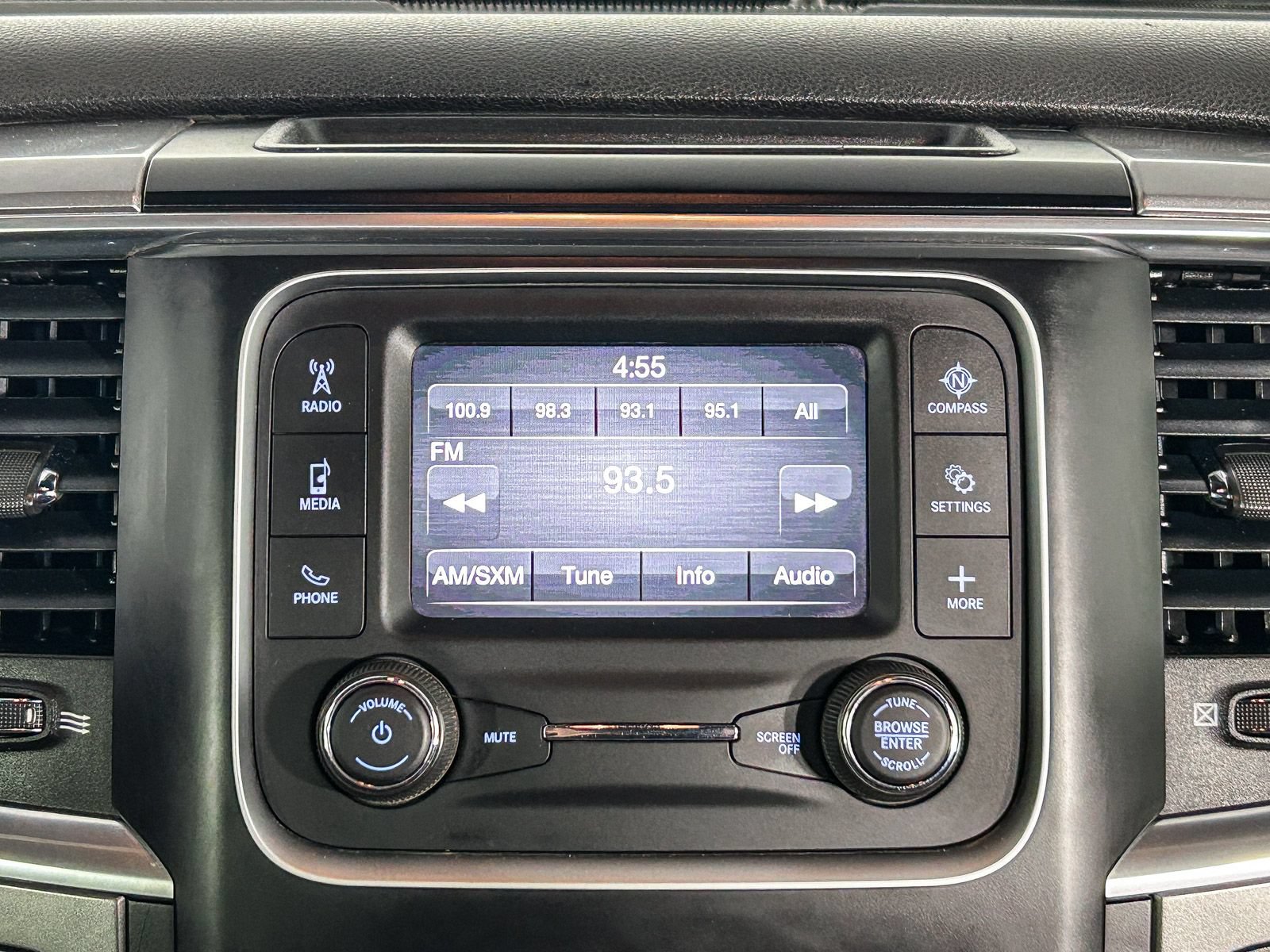 Used 2024 RAM 1500 Warlock AWD/4WD image 15