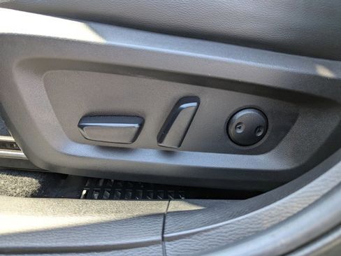 Used 2023 Mitsubishi Outlander SEL image 25