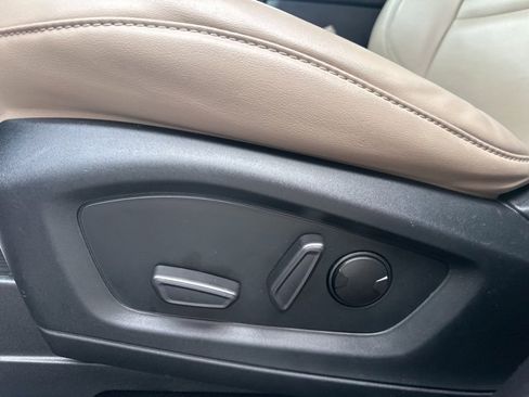 Used 2022 Ford Explorer XLT w/ Equipment Group 202A image 19