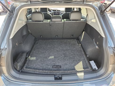 Used 2022 Volkswagen Tiguan SE image 28