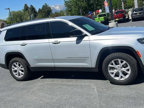 Used 2022 Jeep Grand Cherokee L Limited AWD/4WD image 4