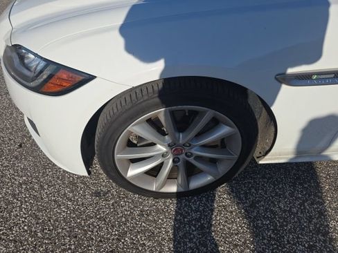 Used 2018 Jaguar XF R-Sport AWD/4WD image 6