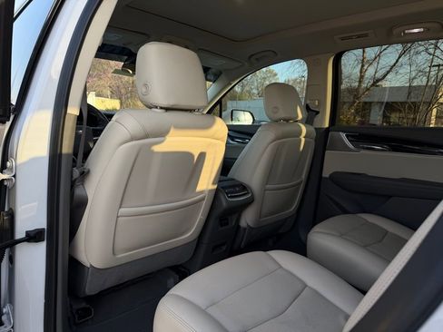 Used 2021 Cadillac XT6 Premium Luxury image 24