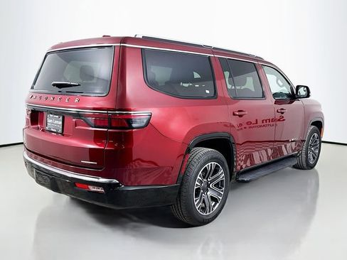 Used 2023 Jeep Wagoneer Series II image 7