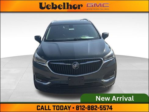 Used 2018 Buick Enclave Essence FWD image 2
