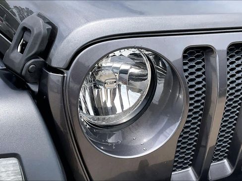 Used 2018 Jeep Wrangler Sport AWD/4WD image 26