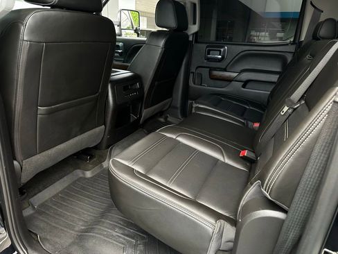 Used 2018 GMC Sierra 3500 Denali w/ Duramax Plus Package image 15
