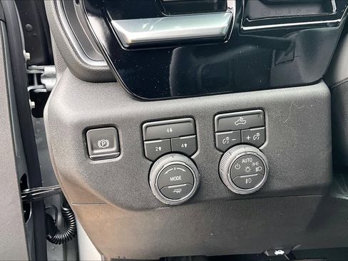 New 2026 Chevrolet Silverado 3500 LT image 17