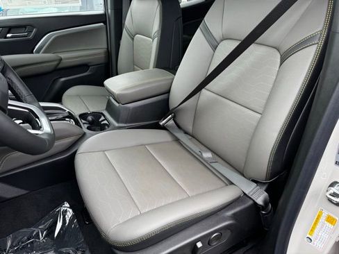 New 2026 Chevrolet Colorado ZR2 image 5