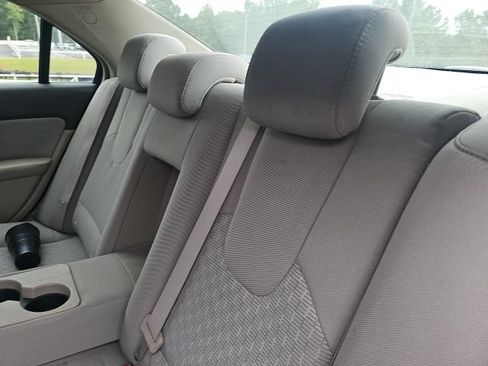 Used 2010 Ford Fusion SE FWD image 12