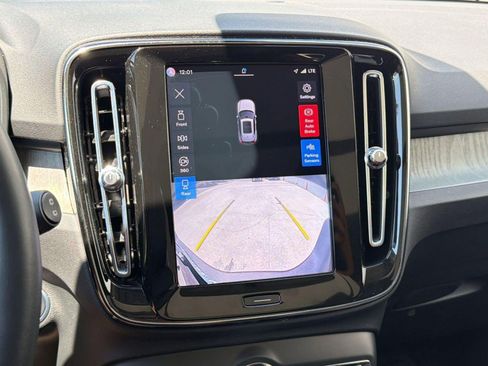 Used 2023 Volvo XC40 B5 Plus w/ Driver Assist Package AWD/4WD image 23