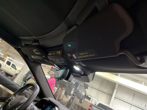 Used 2023 Chevrolet Corvette Stingray Preferred Cpe w/ Z51 Performance Package RWD image 24