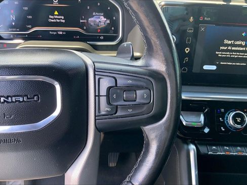 Used 2023 GMC Sierra 1500 Denali w/ Technology Package AWD/4WD image 18