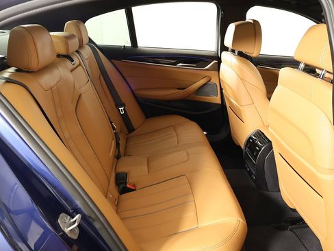 Used 2022 BMW M550i xDrive w/ Premium Package image 42