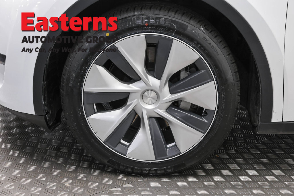 Used 2022 Tesla Model Y Long Range AWD/4WD image 27