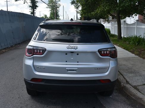 Used 2025 Jeep Compass Limited AWD/4WD image 5