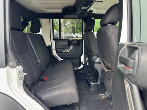 Used 2018 Jeep Wrangler Unlimited Sport w/ Quick Order Package 23W AWD/4WD image 18