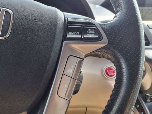 Used 2016 Honda Odyssey Touring Elite image 16