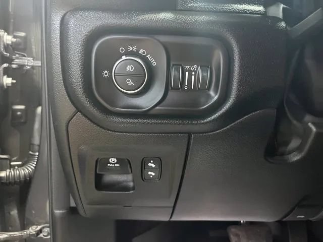 Used 2022 RAM 1500 Laramie AWD/4WD image 13
