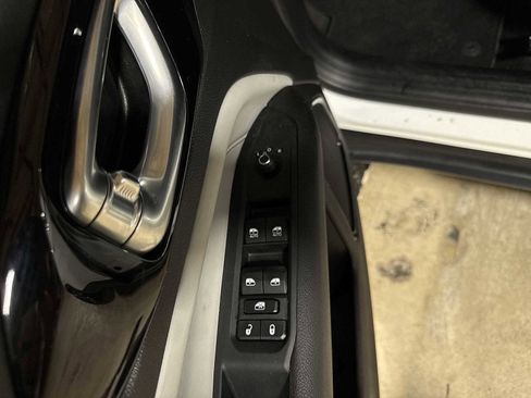 Used 2023 Jeep Compass Limited image 22