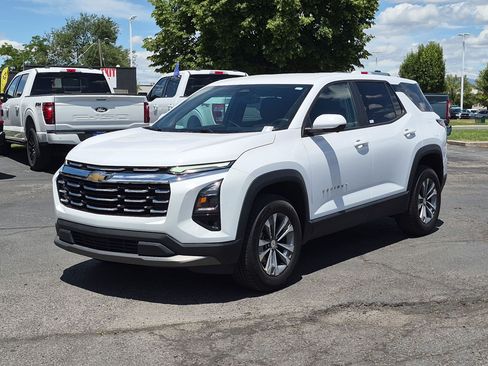 Used 2025 Chevrolet Equinox LT w/ Safety and Technology Package AWD/4WD image 11