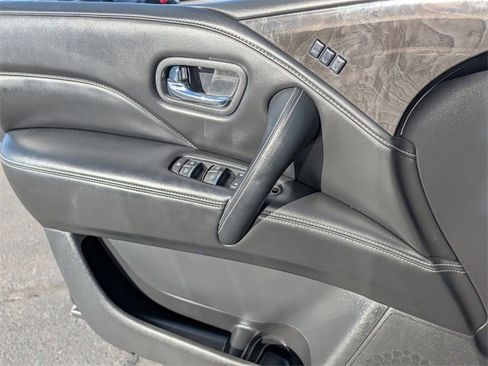 Used 2024 INFINITI QX80 Luxe image 19
