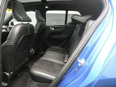 Used 2021 Volvo XC40 T4 R-Design w/ Protection Package Premier FWD image 21