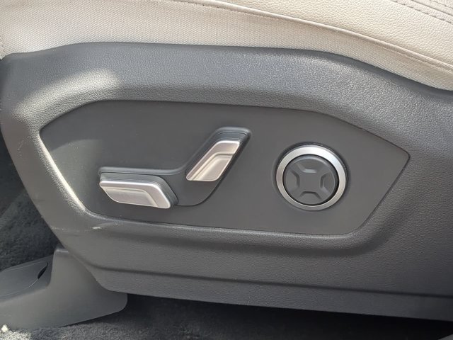 Used 2025 Hyundai Santa Fe Limited FWD image 23