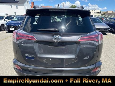 Used 2016 Toyota RAV4 LE image 4