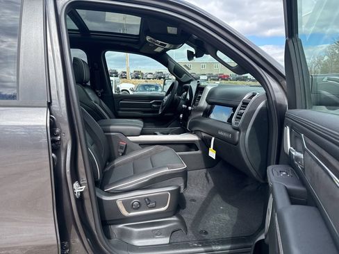 New 2026 RAM 1500 Laramie AWD/4WD image 30