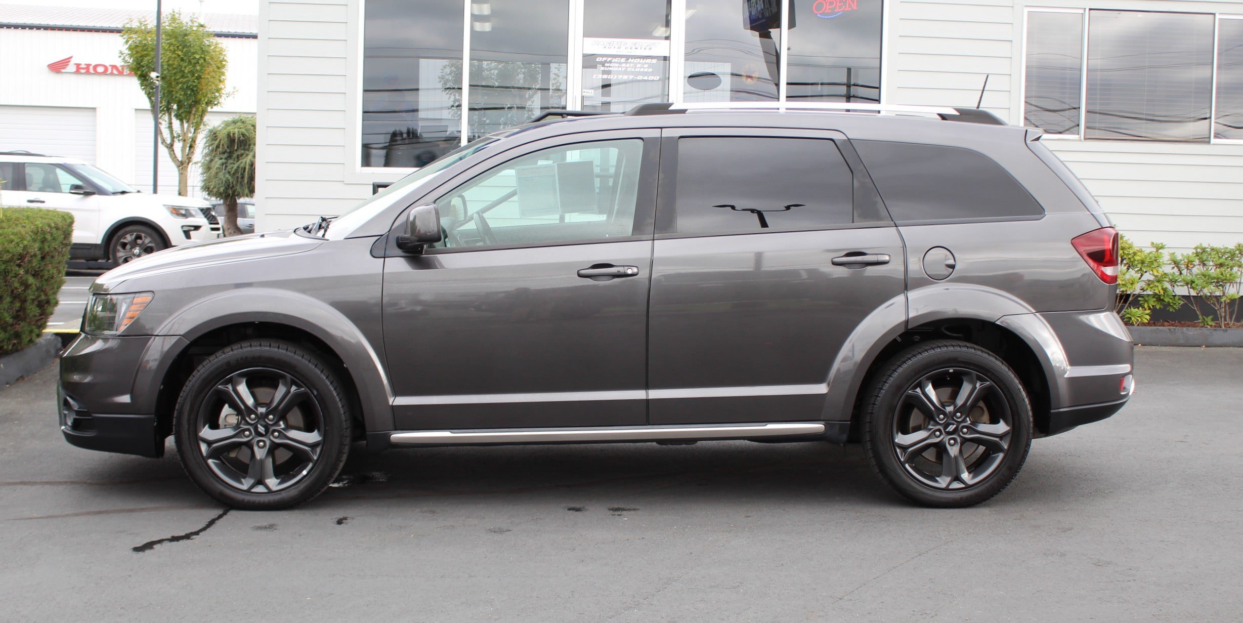 Used 2018 Dodge Journey Crossroad AWD/4WD image 3