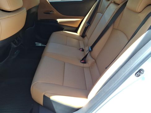 Used 2023 Lexus ES 350 w/ Premium Package FWD image 8