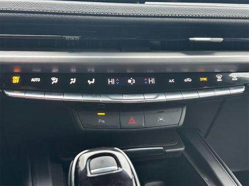 Certified 2025 Cadillac XT4 Premium Luxury image 26