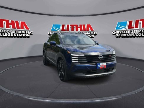 Used 2025 Nissan Kicks SR w/ Interior Electronics Package image 2