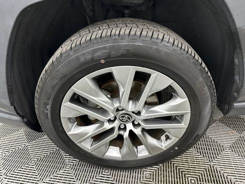 Used 2022 Toyota RAV4 XLE Premium FWD image 12