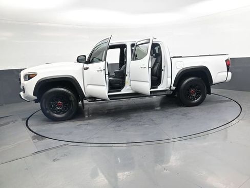Used 2017 Toyota Tacoma TRD Pro AWD/4WD image 39