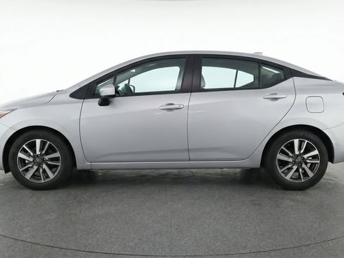 Used 2025 Nissan Versa SV FWD image 5