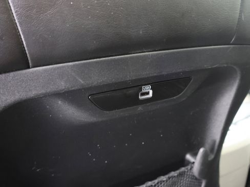 Used 2020 Chrysler Pacifica Limited FWD image 34