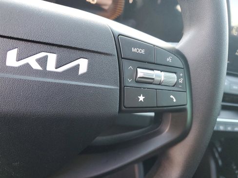 Certified 2025 Kia K4 LXS image 25