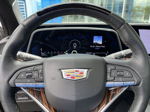 Certified 2024 Cadillac Escalade Premium Luxury w/ Performance Package AWD/4WD image 25