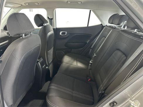 Used 2021 Hyundai Venue SEL FWD image 10
