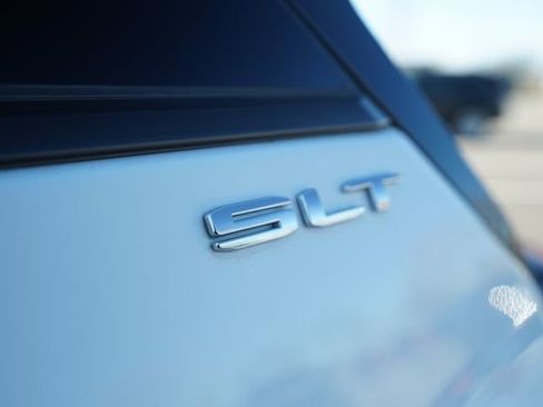 Used 2023 GMC Terrain SLT image 38