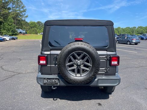 Used 2024 Jeep Wrangler Unlimited Sport AWD/4WD image 15